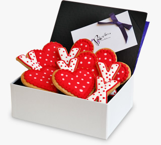 Hearts and Kisses biscuit box